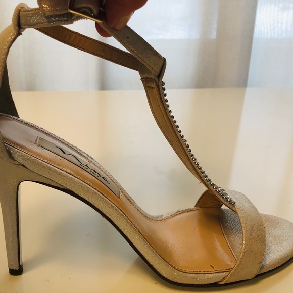 Cream/Silver Heels - Picture 4 of 6